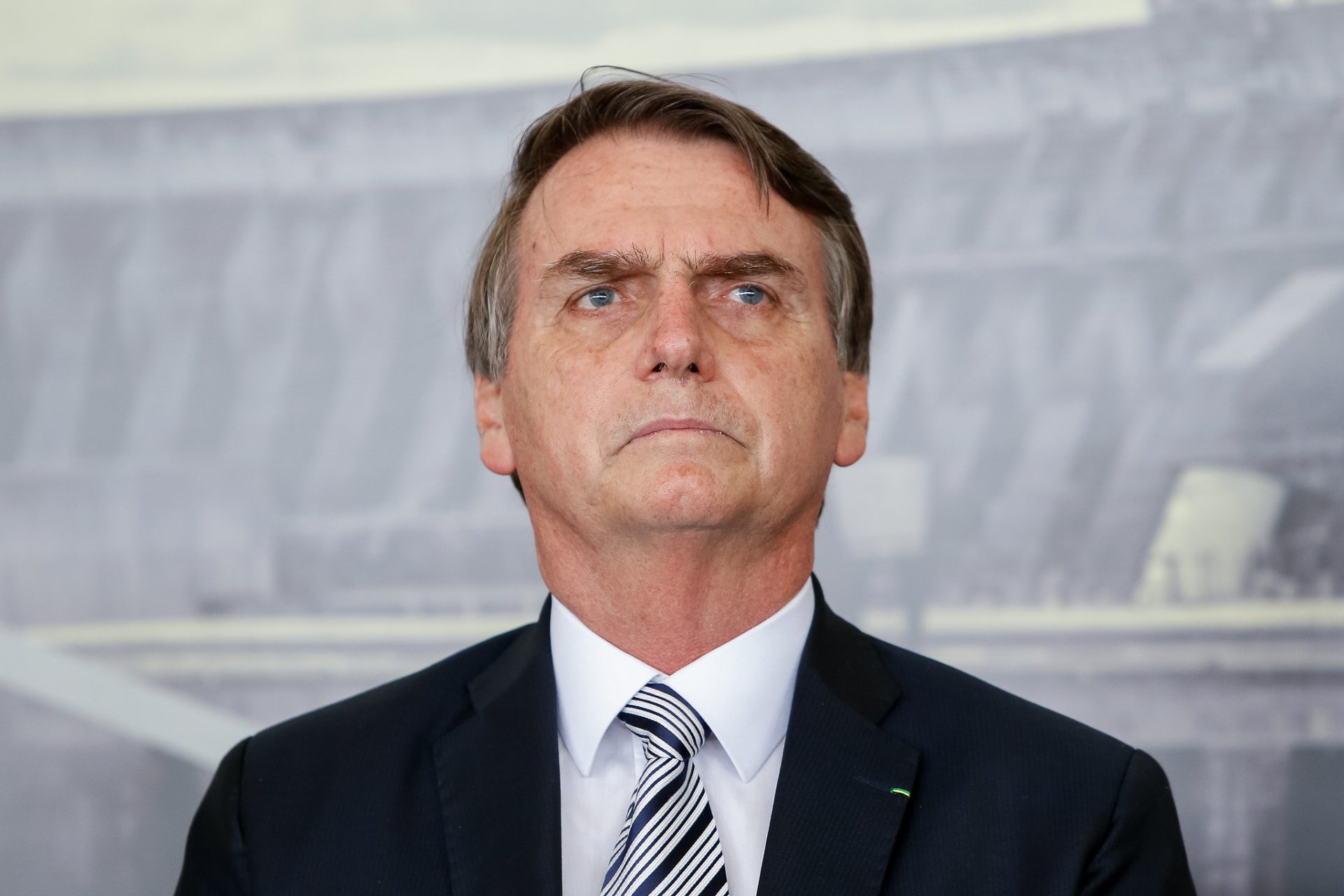 Juros do BC de Bolsonaro continuam emperrando crescimento econômico