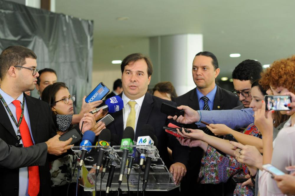 Rodrigo Maia concede entrevista na Câmara dos Deputados