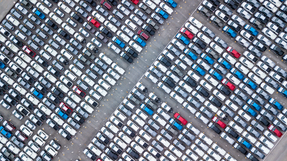 Carros em concessionária
