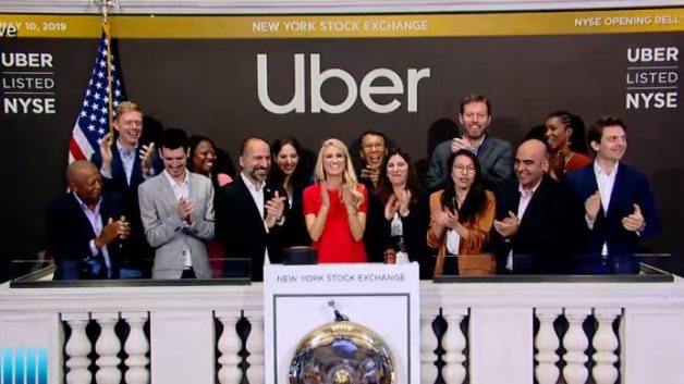 Executivos da Uber participam de cerimônia de estreia das ações na bolsa de Nova York