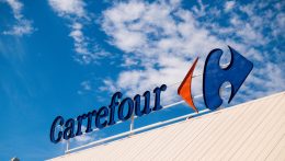 Frigoríficos interrompem fornecimento de carnes ao Carrefour (CRFB3), e setor de hotéis e restaurantes organiza boicote