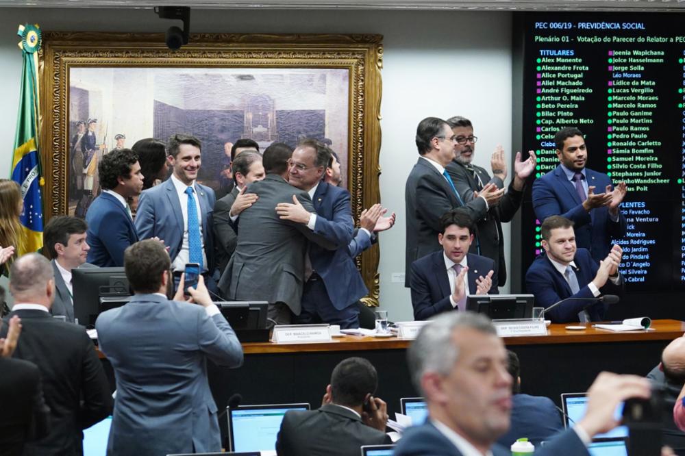 Previdência aprovada