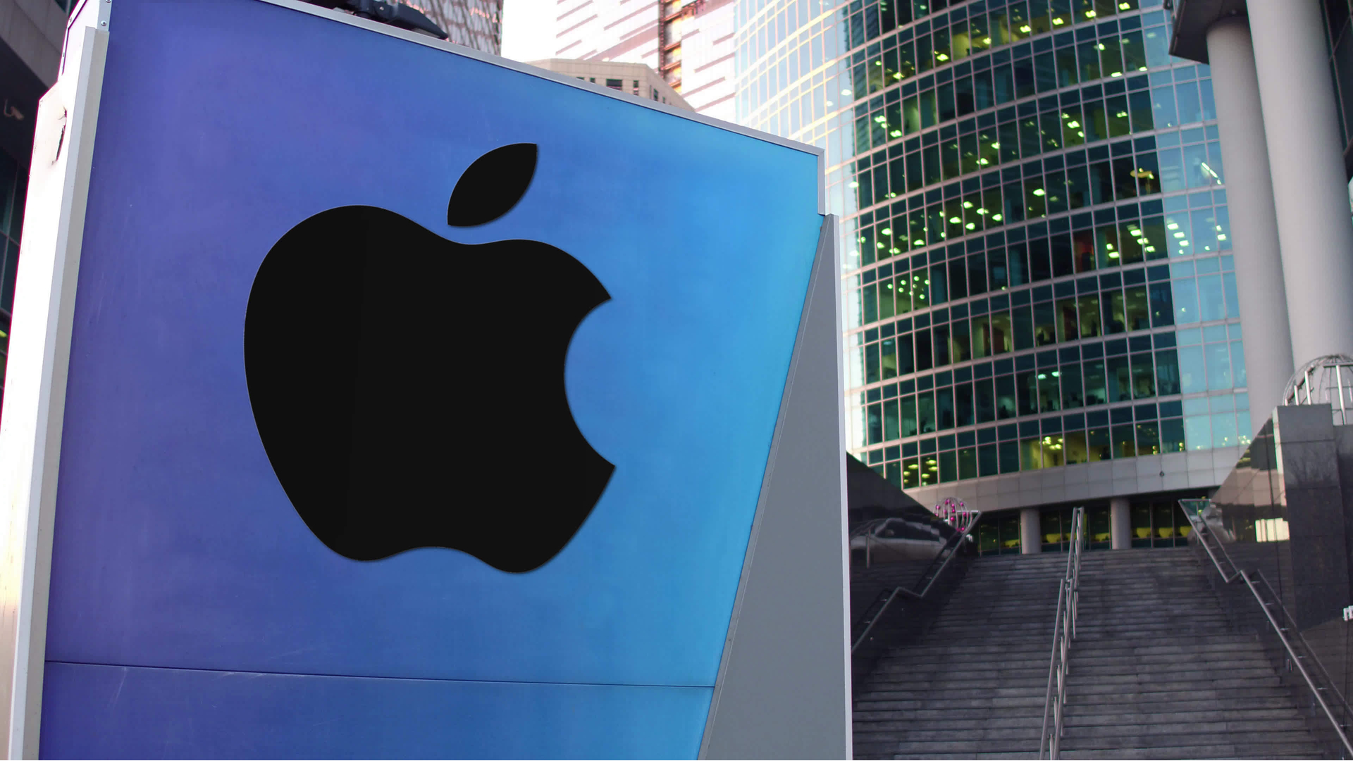 Após Apple banir jogo, iPhone com Fortnite é vendido por até R$ 38 mil