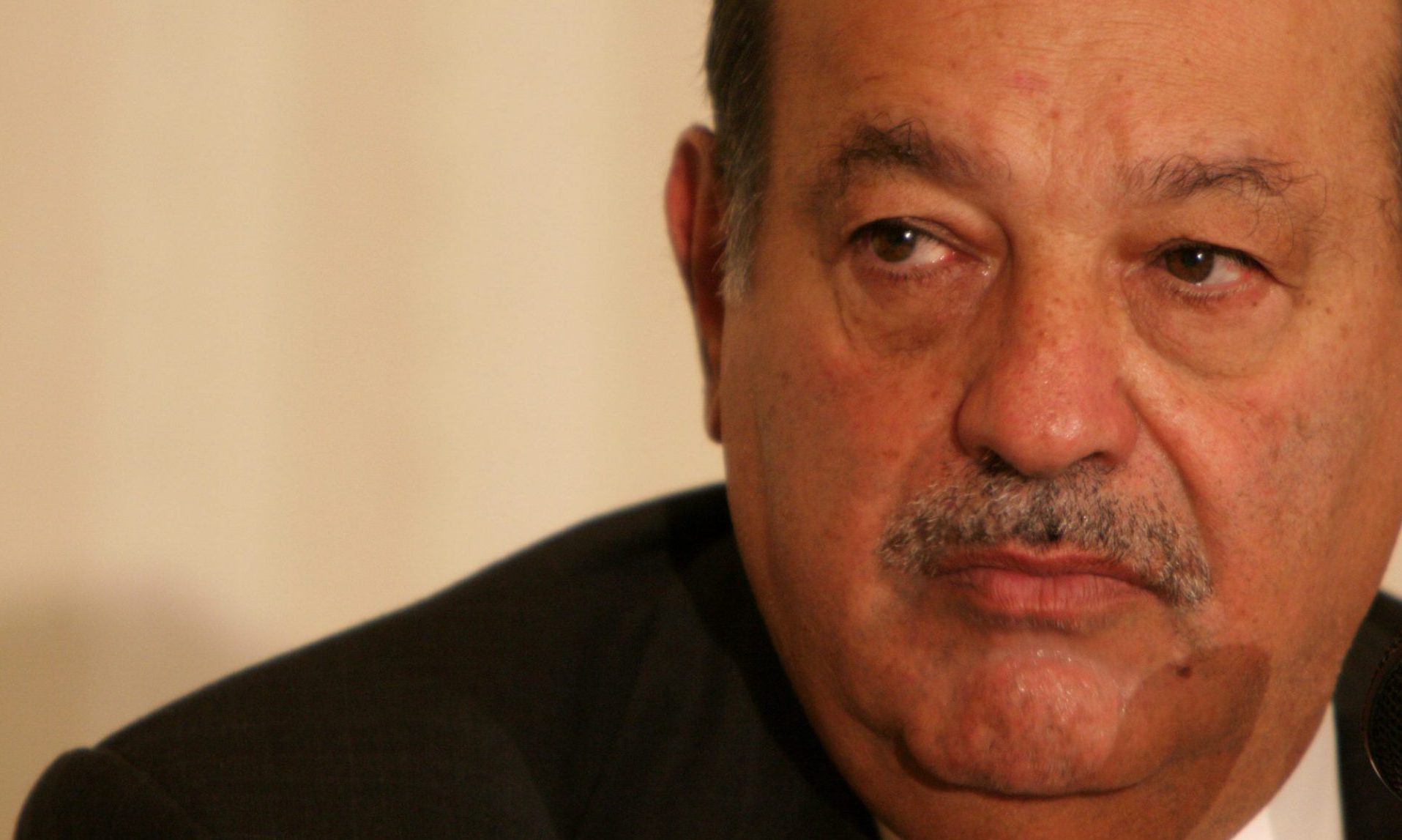 Retrato do empresário Carlos Slim, durante entrevista em 2005 no Hotel Gran Meliá Mofarrej, em São Paulo,, após café da manhã de empresários com o presidente Lula