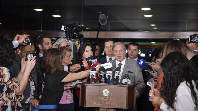 Relator da reforma da Previdência, senador Tasso Jereissati concede entrevista