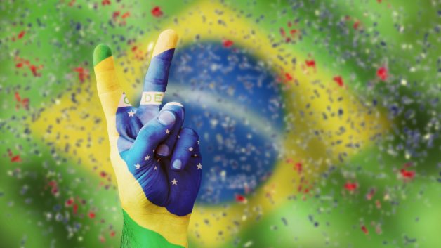 Uma celebração nacionalista mostra bandeira do Brasil