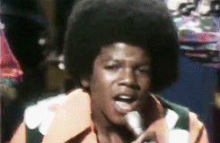 Gif de Michael Jackson em apresentação do The Jackson 5