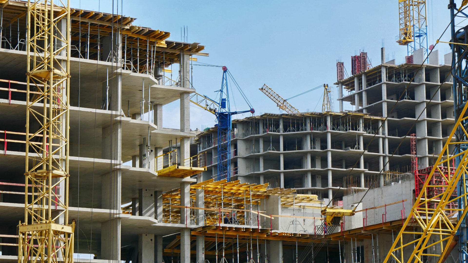 Prédio em construção CURY CURY3 MRV Cyrela Tenda EZTec Even Direcional MRVE3 construtoras bank of america ações Tenda TEND3 fundo imobiliário Trisul