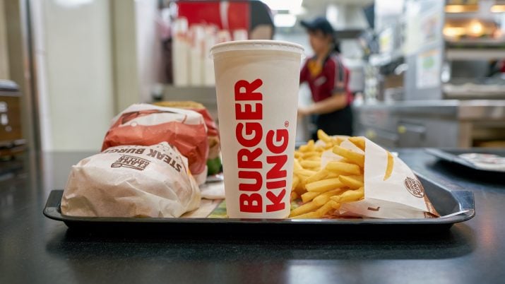 Efeito Starbucks? Zamp (ZAMP3) tomba 11% na bolsa; entenda o que impactou as ações da dona do Burger King e do Subway