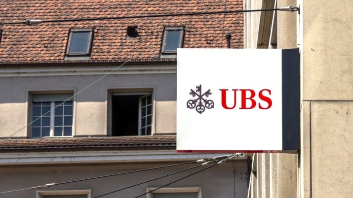 Placa com o logo do UBS