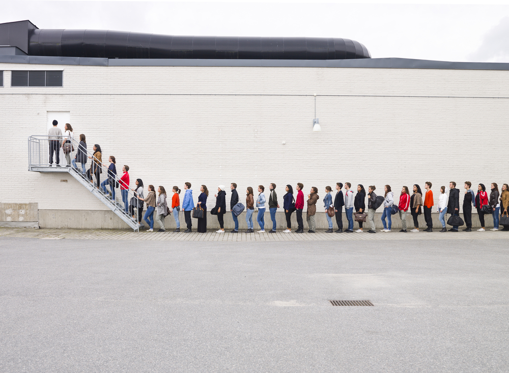 fila de pessoas