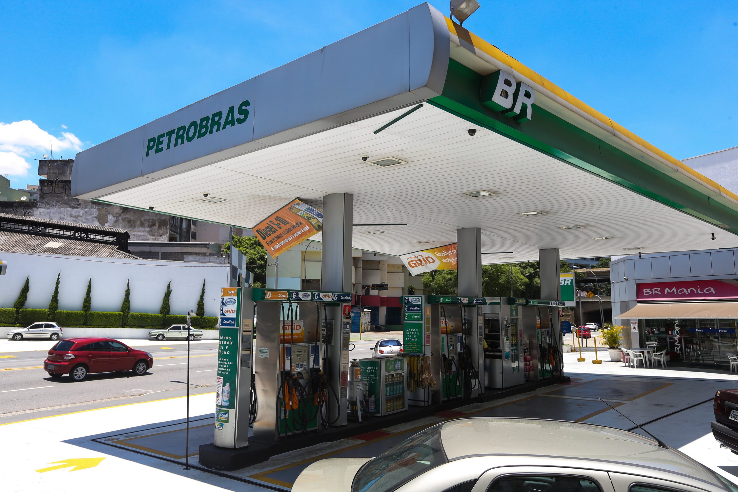 Gasolina e diesel entram em 2024 perto da paridade com o mercado