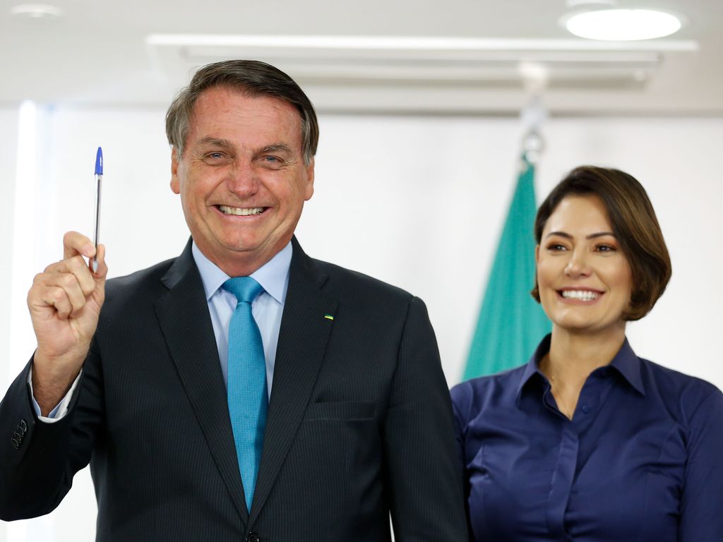 Joias para família a Bolsonaro: como o episódio pode colocar em