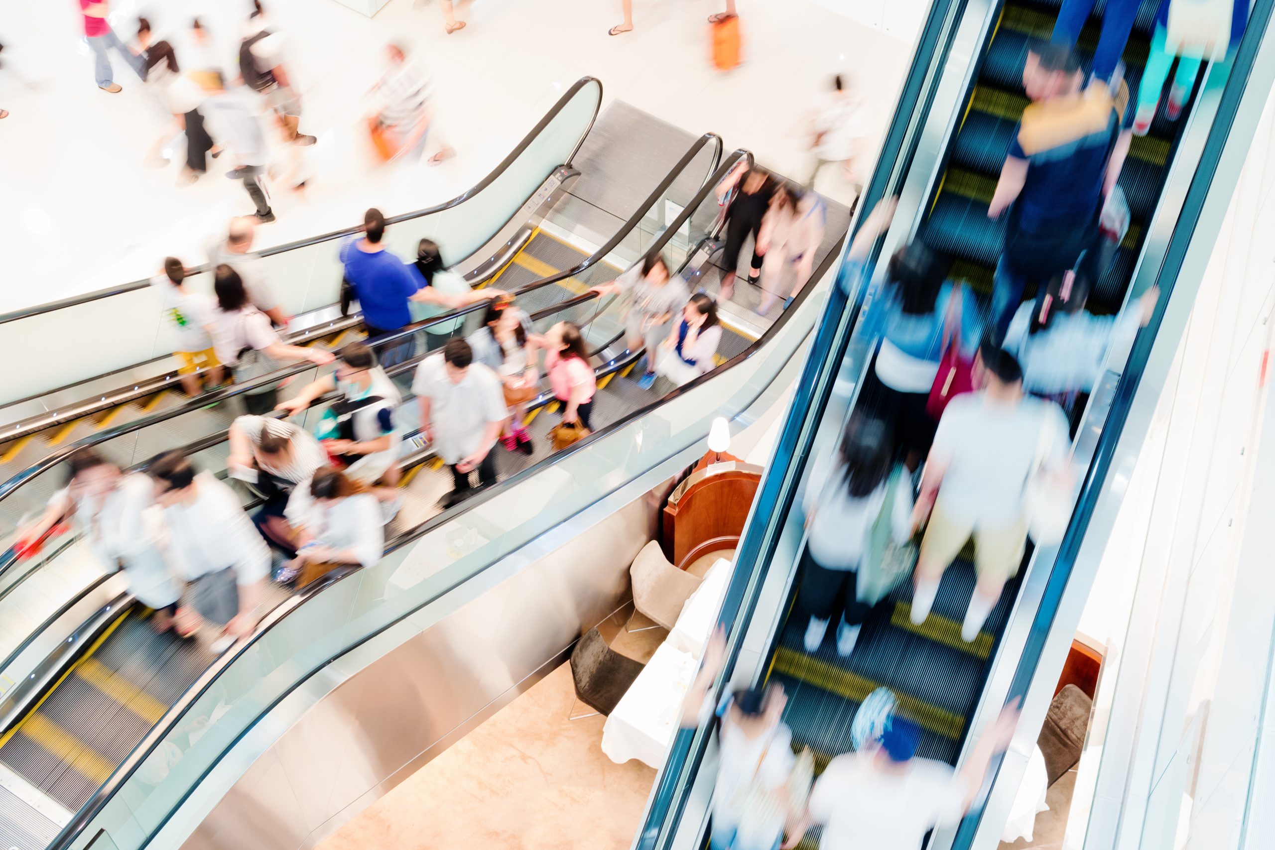 escadas rolantes de shopping center | brMalls Aliansce shoppings construtoras Itaú BBA