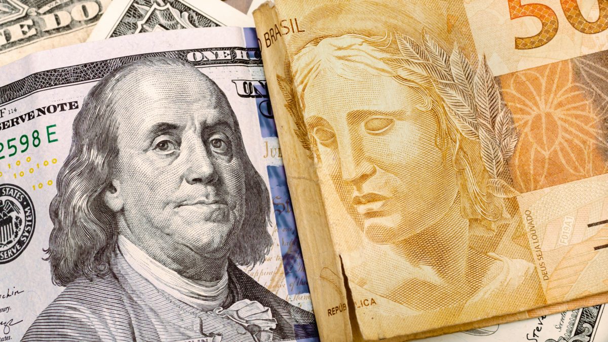 Dólar fecha a R$ 4,92 e Bolsa é melhor investimento de novembro