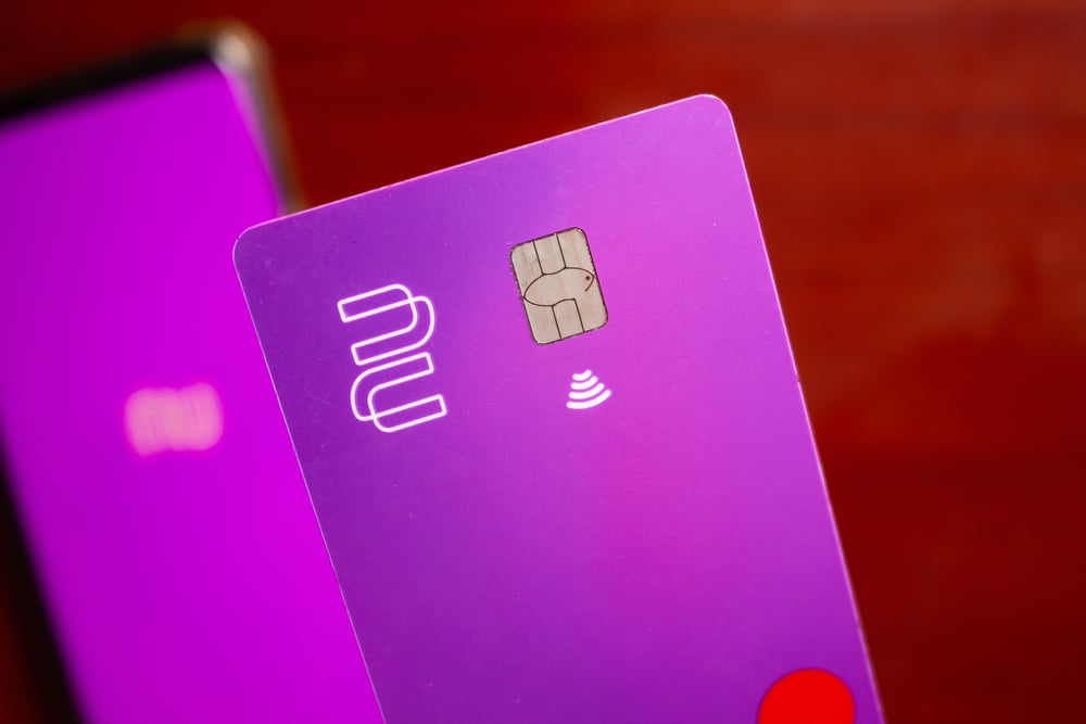 Cartão roxo no Nubank