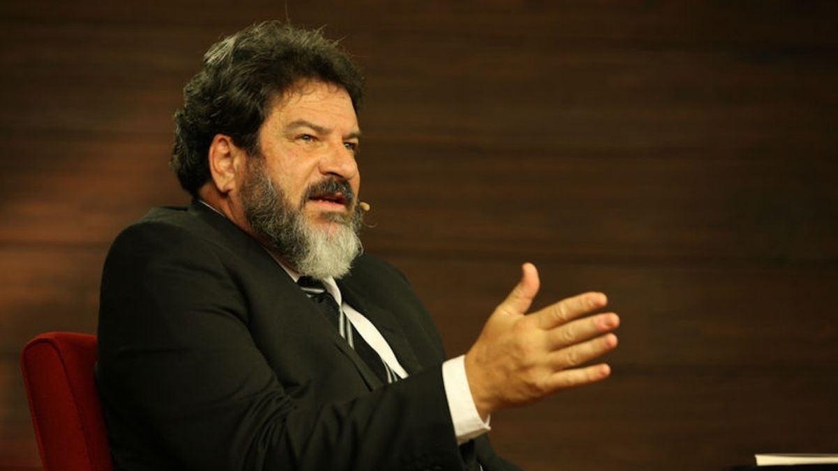 Cortella falando em palestra