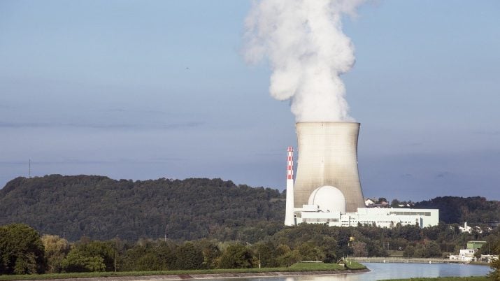 Usina nuclear em operação