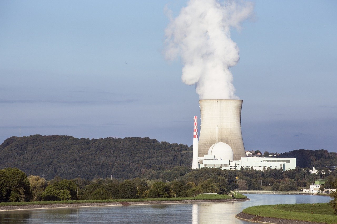 Usina nuclear em operação