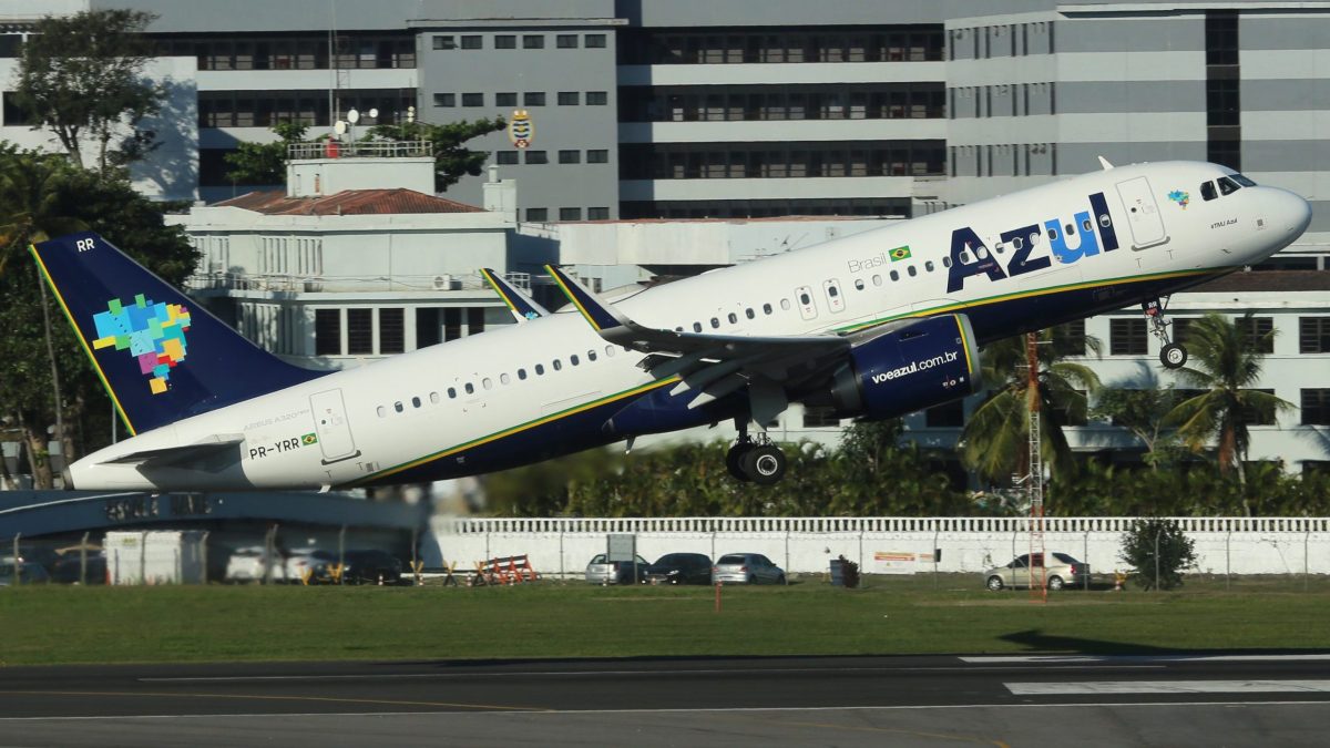 Azul vai aumentar em 46% o número de voos diários a partir de junho