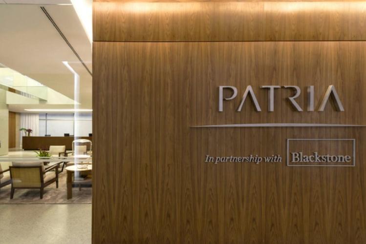 Entrada do escritório da Pátria Investments | Fundos imobiliários PATC11 VBI Real Estate