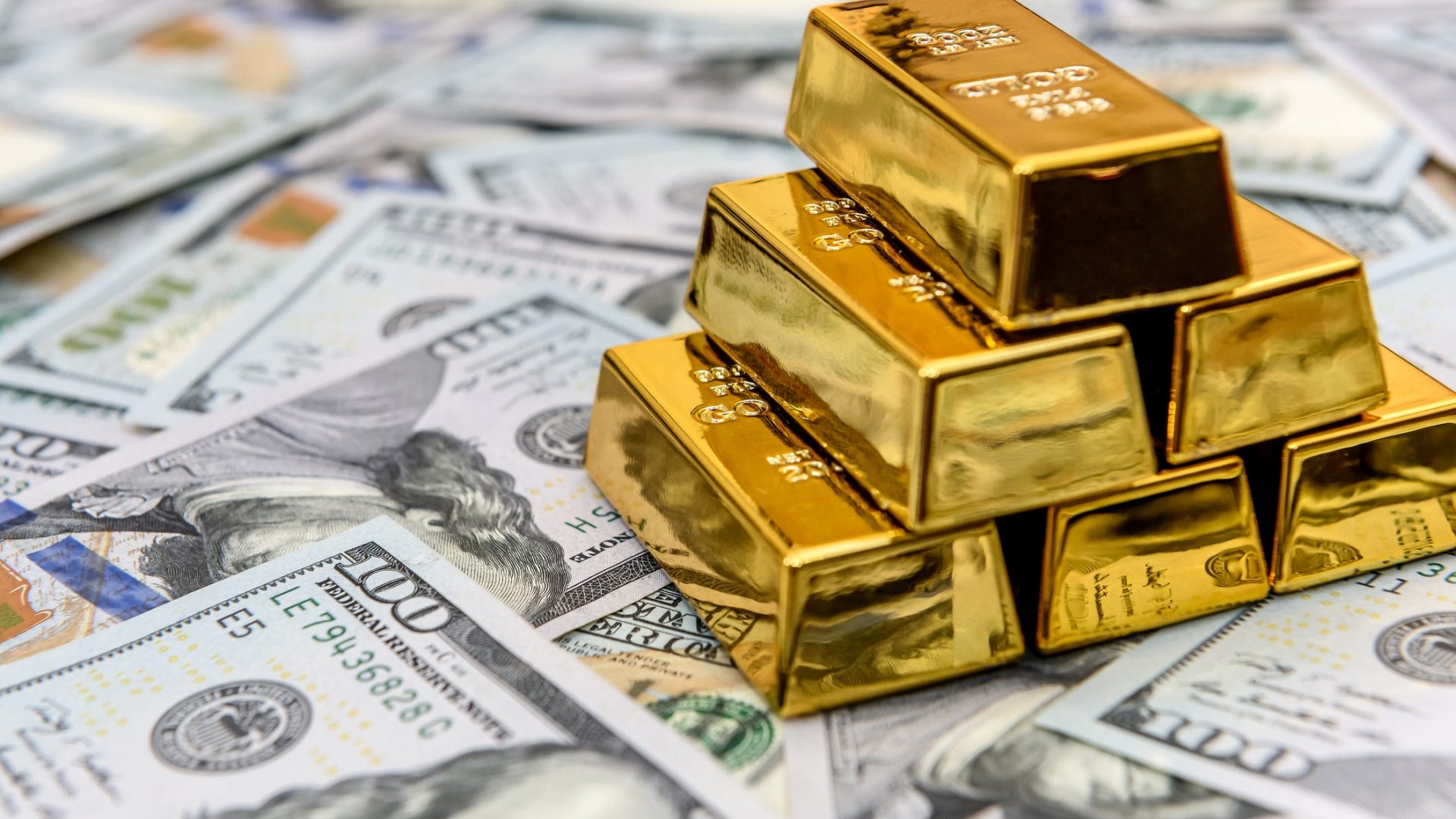 ouro e dólar