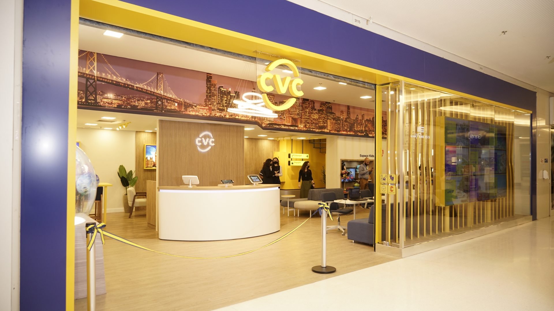 Fachada da loja CVC Corp