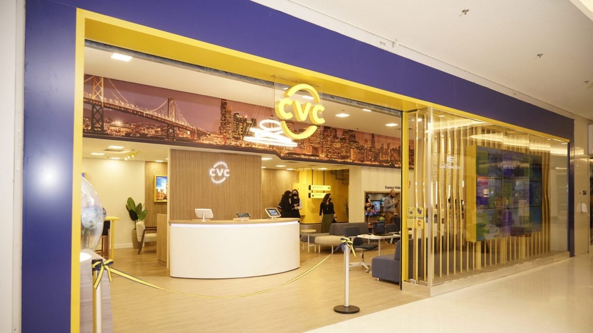 CVC (CVCB3) sobe mais de 10% após balanço e lidera ganhos do Ibovespa; entenda porque ações disparam mesmo com prejuízo da empresa