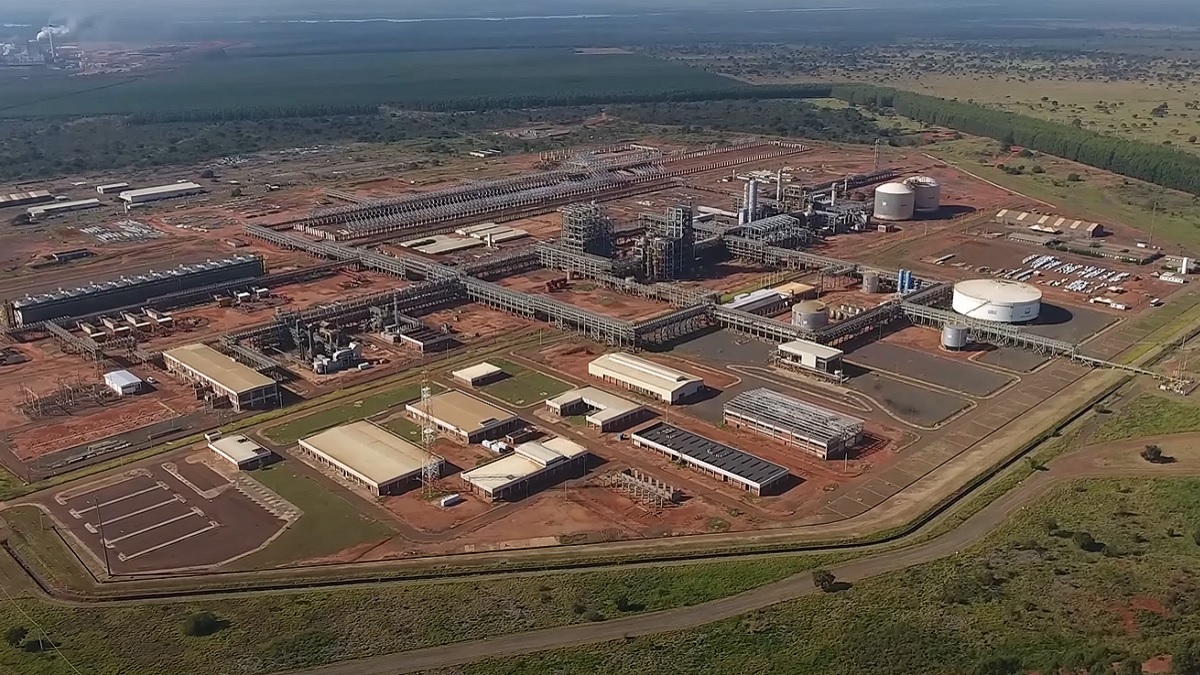 Vista aérea da fábrica de fertilizantes UFN III, vendida pela Petrobras (PETR4) à russa Acron. As instalações poderiam ajudar a diminuir a dependência do Brasil de fertilizantes nitrogenados