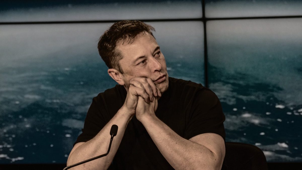 Elon Musk, CEO da Tesla e atual homem mais rico do mundo, compra participação no Twitter