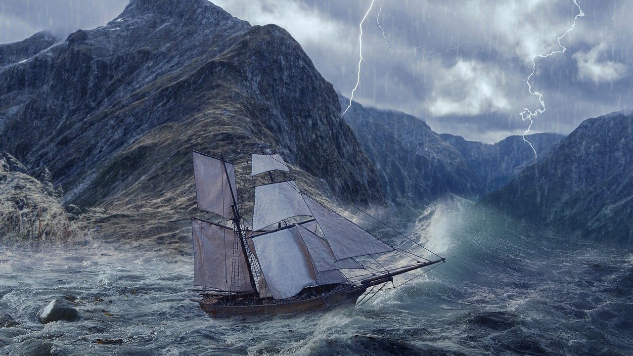Navio durante tempestade