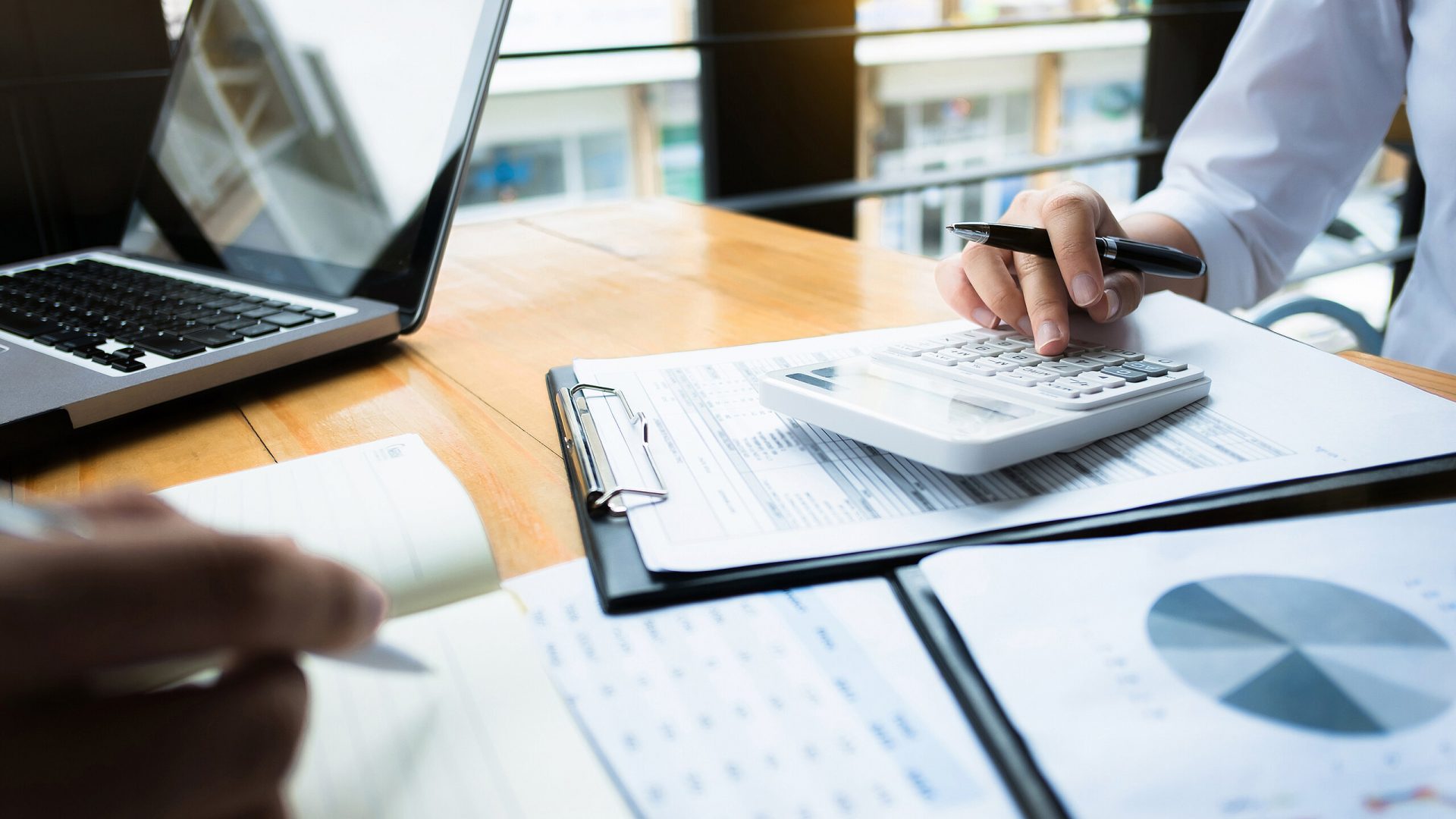 conseguir dinheiro para o seu negócio; empresas