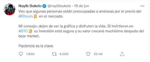 homem de negocios empurrando bitcoin morro acima evita preço a partir de  caindo. homem empregado salvando criptomoeda a partir de crise ou  flutuação. comércio e investimento. vetor ilustração. 27481905 Vetor no  Vecteezy