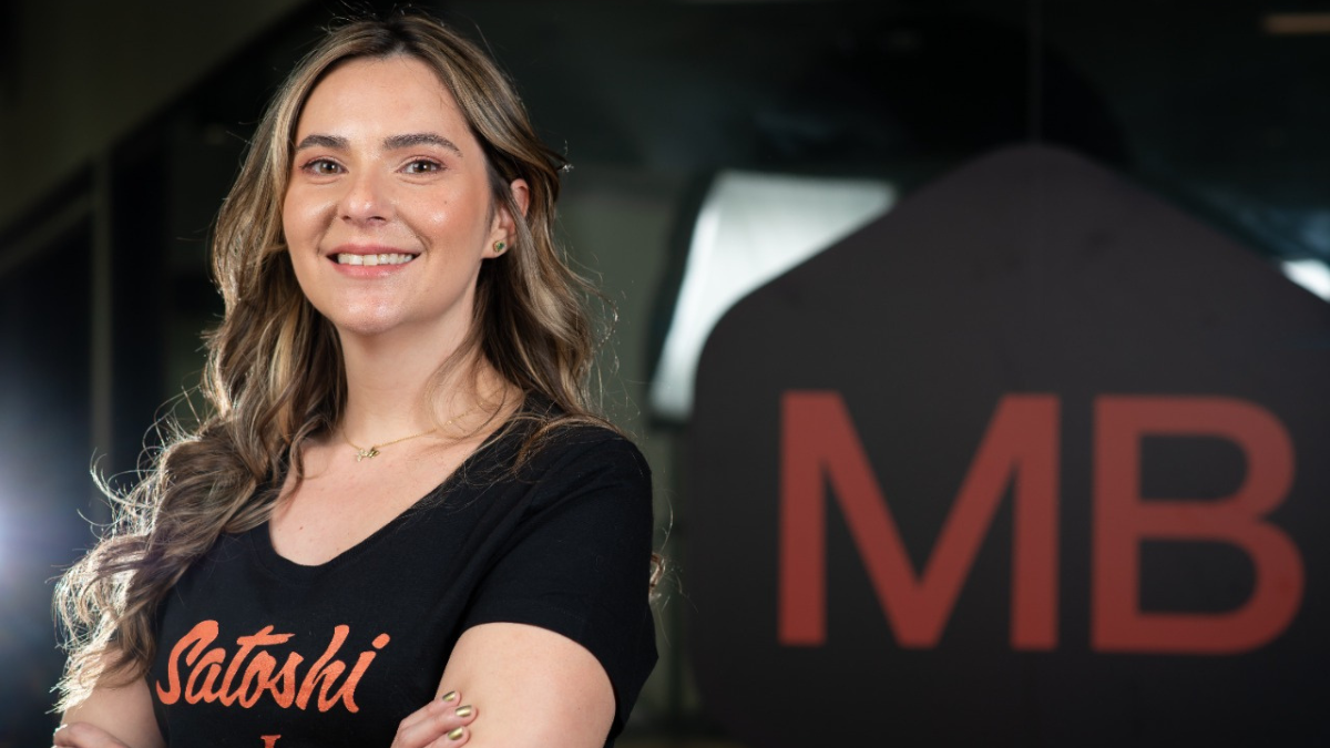 Juliana Facklmann, diretora de Assuntos Regulatórios do Mercado Bitcoin, o unicórnio brasileiro de criptomoedas, e convidada do Papo Cripto desta semana