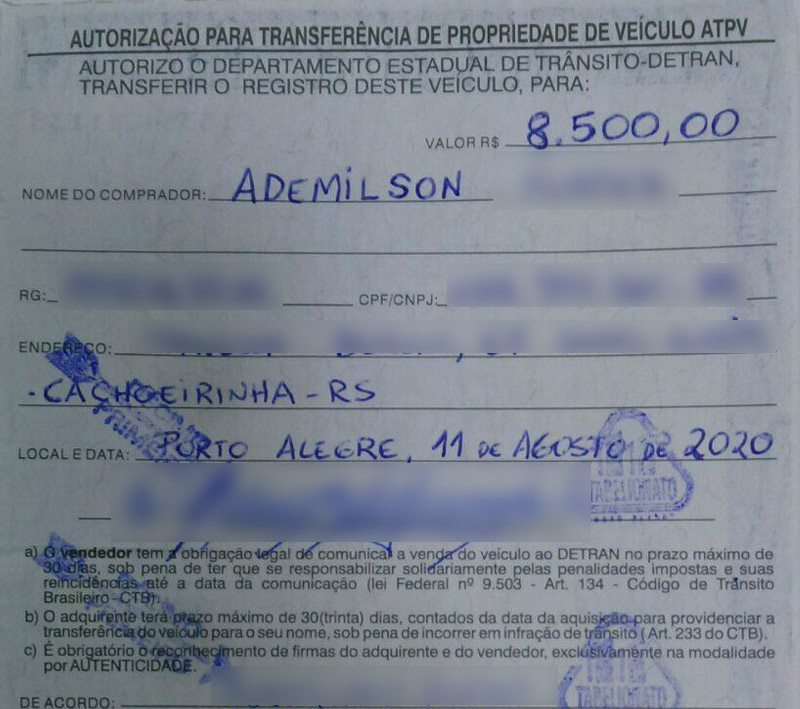 Imagem mostra a autorização de transferência da moto, com valor de R$ 8.500