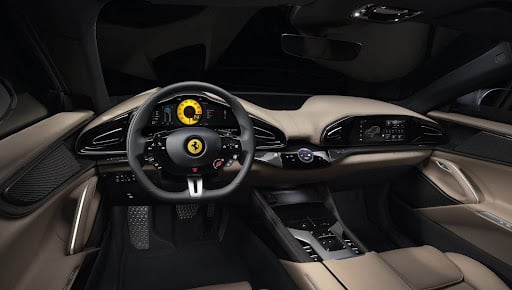 interior de uma ferrari