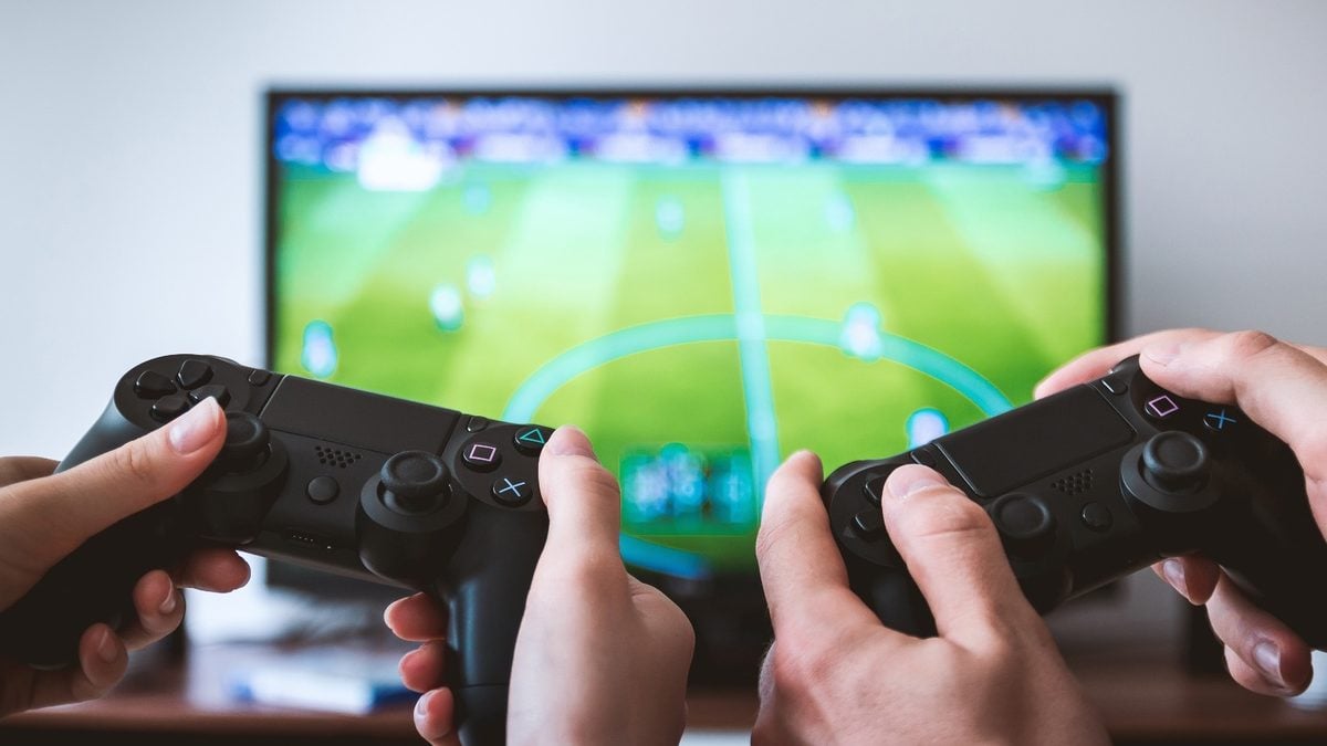 Games: você pode jogar ou ganhar dinheiro com jogos eletrônicos -  Inteligência Financeira