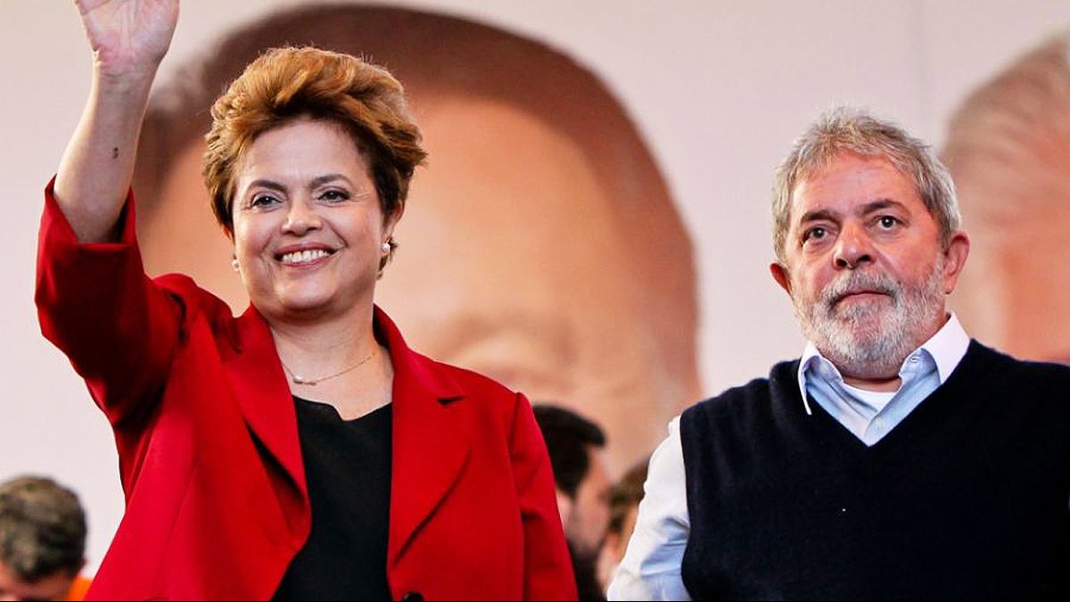 Ao lado do presidente Lula, Dilma Rousseff participou de comício em Curitiba
