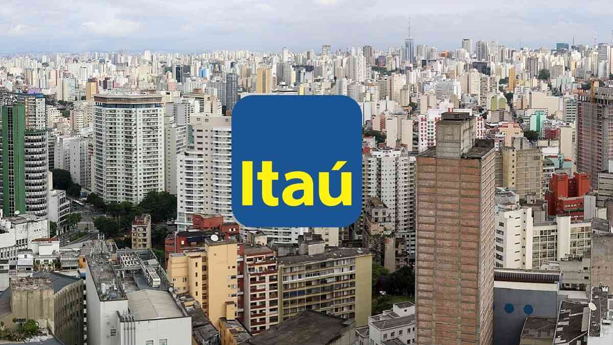 Logo do Itaú e cidade