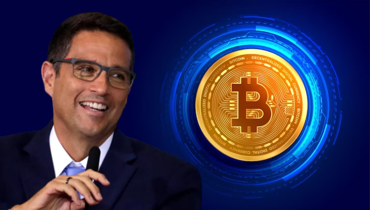 Montagem de Campos Neto com um Bitcoin ao fundo