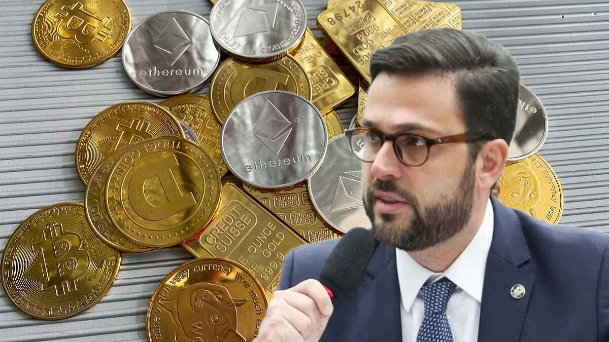 homem de negocios empurrando bitcoin morro acima evita preço a partir de  caindo. homem empregado salvando criptomoeda a partir de crise ou  flutuação. comércio e investimento. vetor ilustração. 27481905 Vetor no  Vecteezy