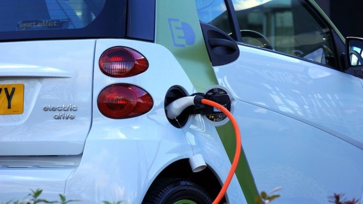 Brasil no caminho certo? Como a crise dos carros elétricos pode ter ajudado a tirar o País da contramão da descarbonização dos transportes