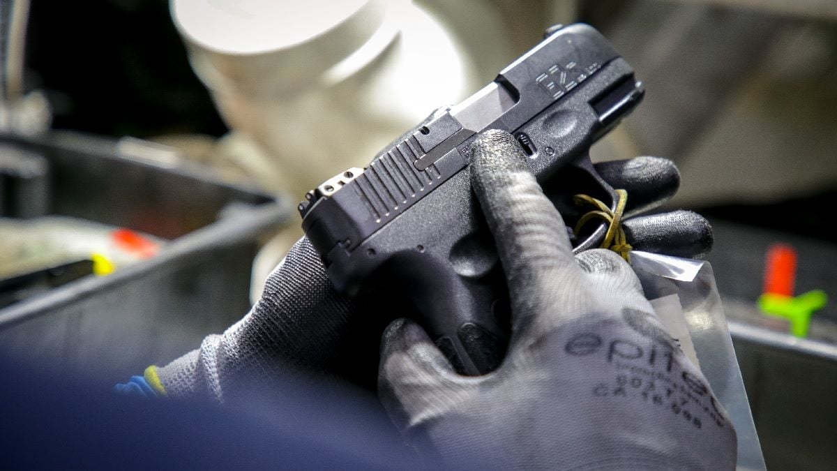 Visita à fábrica de armas da Taurus Armas (TASA4), na cidade de São Leopoldo (RS)