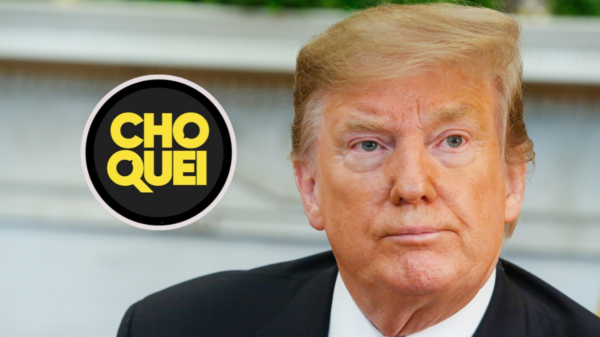 Trump ao lado do logo da Choquei