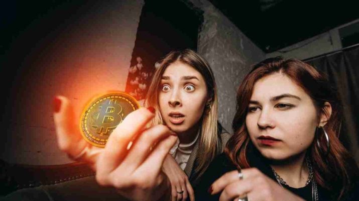 Elas querem encher a bolsa de bitcoin (BTC): 50% das mulheres investidoras em criptomoedas buscam criação de riqueza em longo prazo