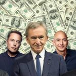 Montagem com dólares e imagens dos bilionários Bernard Arnault, Elon Musk, Jeff Bezos, Mark Zuckerberg e Warren Buffett