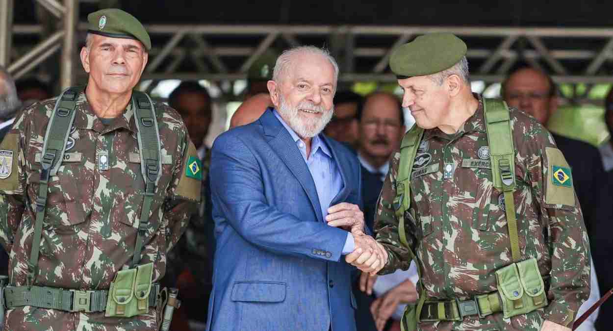 Lula participa da assinatura do termo de compromisso para implementação da Escola de Sargentos em Pernambuco, no Recife