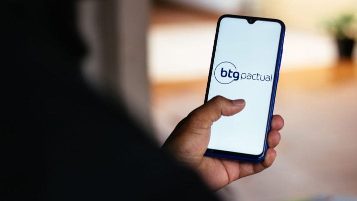 Pix no WhatsApp: BTG Pactual lança inteligência artificial para facilitar transações financeiras pela plataforma; veja como funciona