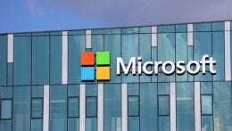 ‘Vence mas não convence’? Microsoft (MSFT34) apresenta bons resultados, mas ações caem; saiba se vale a pena investir