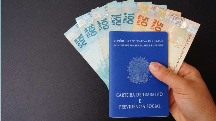 décimo terceiro salário carteira de trabalho dinheiro